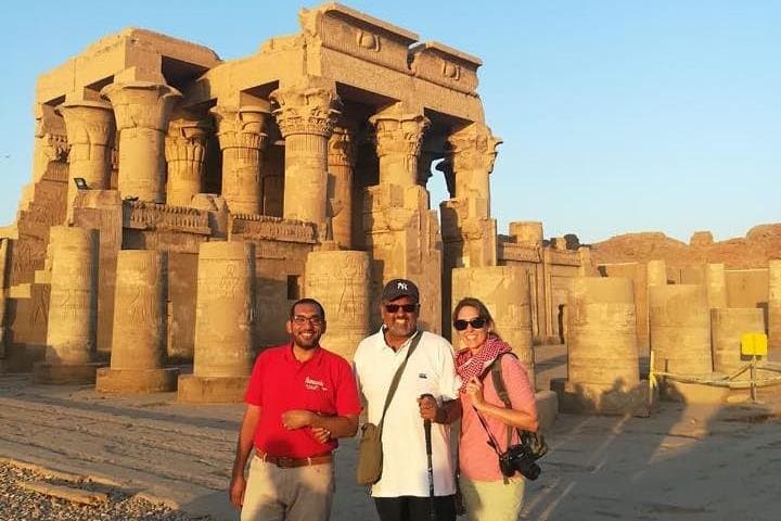 6-Day Cairo and Nile Cruise: Pyramids, Temples & River Life