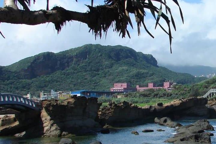 Jiufen & Yehliu Day Tour from Taipei: Coastal Geology, Old Gold Streets and Seafood Lunch photo 2