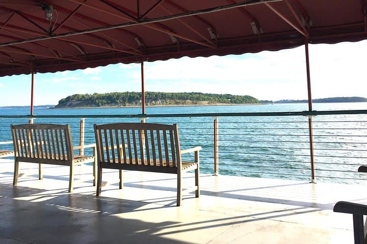Boston Harbor Fall Foliage Lunch Cruise — 90‑Minute Leaf‑Peeping Voyage photo 3