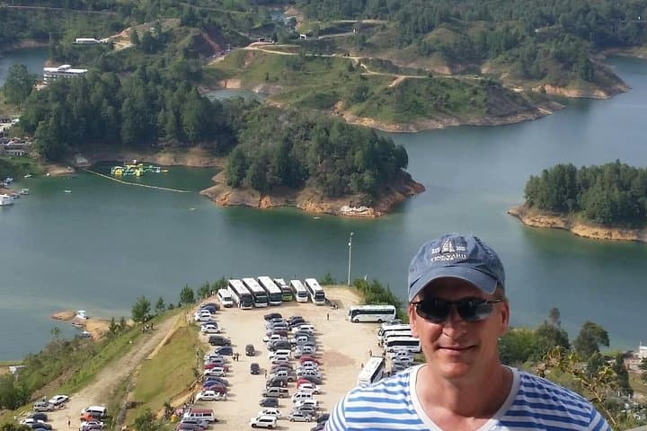 Medellín Layover: Private Full-Day Trip to El Peñol & Guatapé from José María Córdova