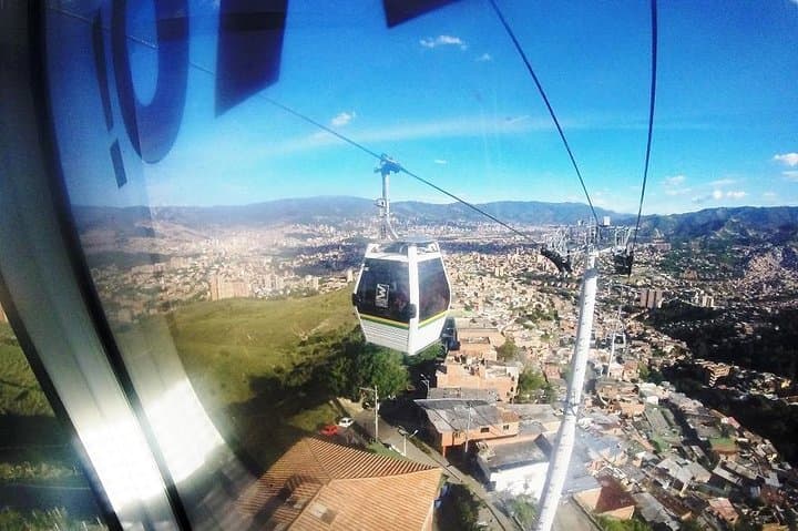 Medellín Full-Day City Tour: Metrocable, Botero, Comuna 13 & Botanical Gardens