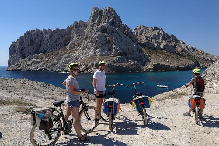 Effortless E‑Bike Shore Excursion: Marseille to the Calanques photo 3