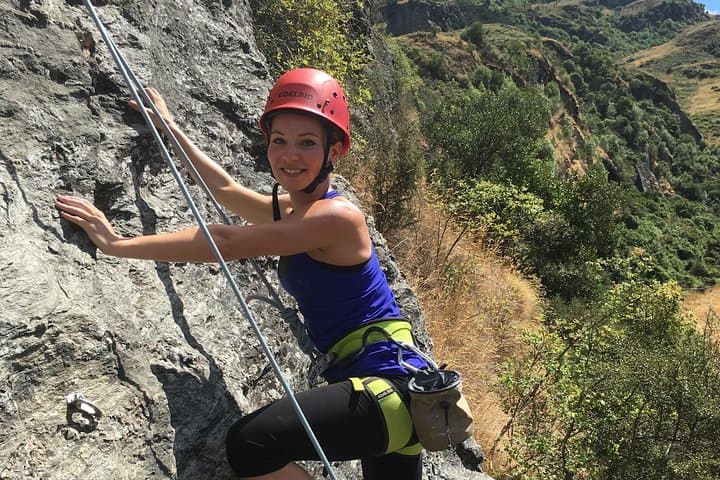 Introduction to Wanaka Rock Climbing: Half-Day Outdoor Climb in Matukituki Valley