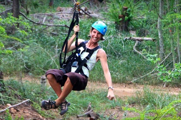 Zip Through Oahu's Canopy: 1-Hour 3 Zipline Tour at Coral Crater photo 5