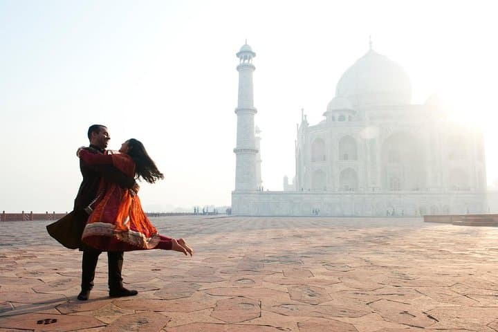 Sunrise at the Taj: 2-Day Luxury Agra Tour with Fatehpur Sikri photo 2