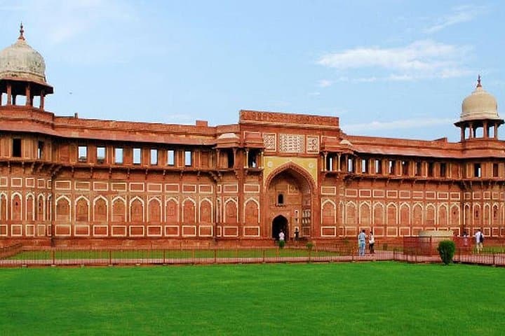 One-Day Agra Tour: Taj Mahal, Agra Fort & Baby Taj with Lunch photo 4