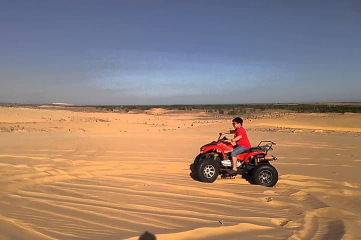 Mui Ne Sand Dunes Jeep Tour: Half-Day Sunrise & Sunset Adventure