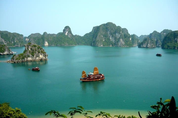 Drift Through Limestone Towers: 3-Day Halong Bay Cruise From Hanoi