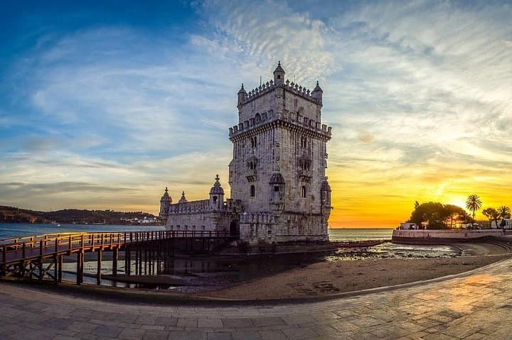 Private Porto to Lisbon Transfer with Two Custom Stops — Aveiro, Coimbra & Óbidos photo 2