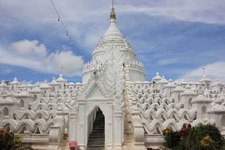 Sagaing to Mingun: Full-Day Pagodas, Bell and Ayeyarwady Sunset