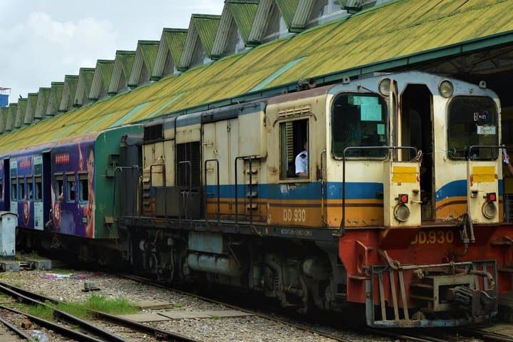 Riding Yangon's Circle Train: A 3-Hour Window into Daily Burmese Life