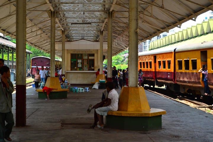 Riding Yangon's Circle Train: A 3-Hour Window into Daily Burmese Life photo 2