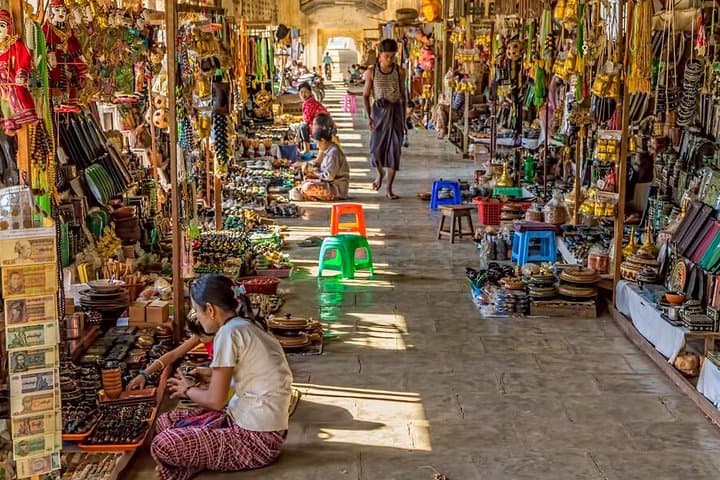 Half-Day Local Experience in Yangon: Tea Shops, Sule and Bogyoke Market photo 2