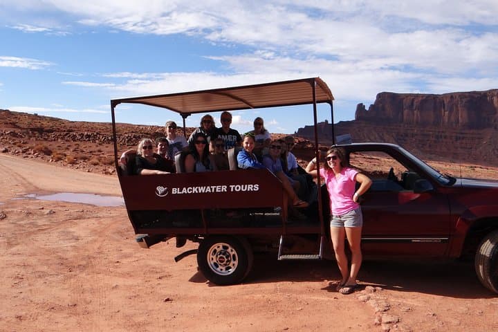 Monument Valley 1.5-Hour Navajo Guided Vehicle Tour — Mitten View & John Ford Point photo 2