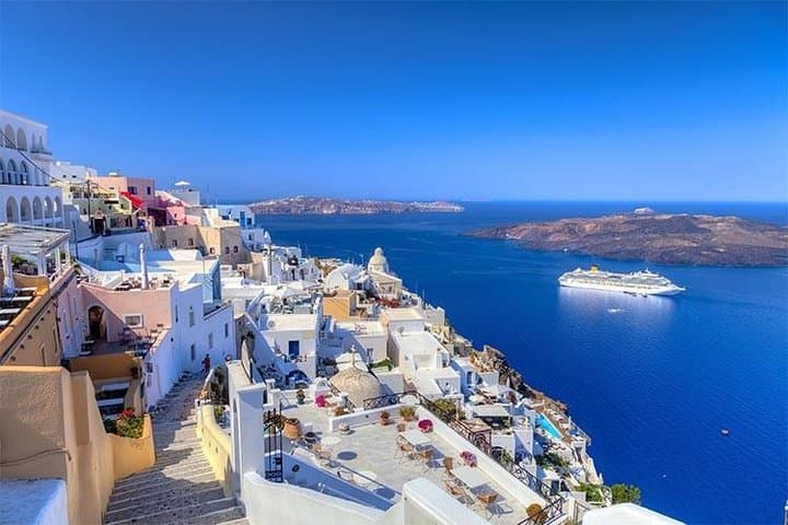 Custom Santorini Minivan Tours: Tailor a 4–7 Hour Island Exploration