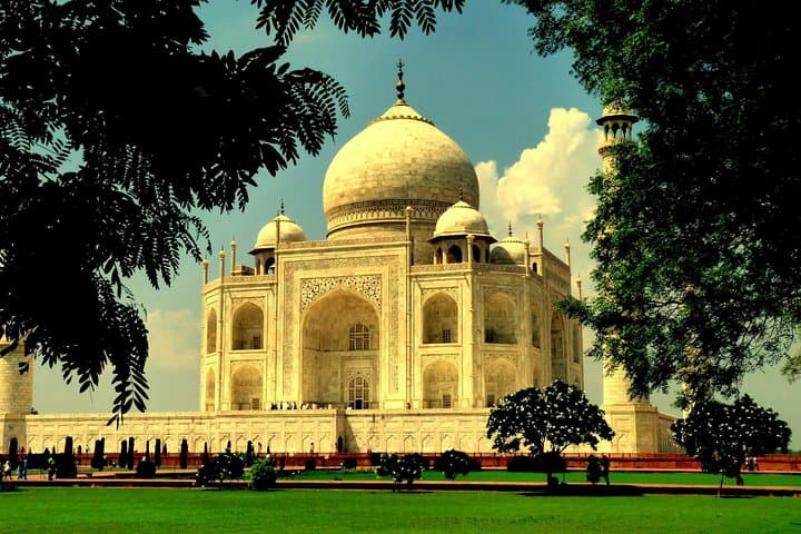 Same-Day Taj Mahal Train Tour from Delhi: Skip-the-Line Tickets & Lunch