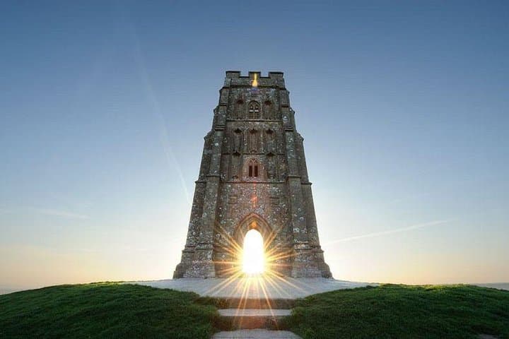 Avalon Adventure: Pilgrims' Walk to Glastonbury Tor & Chalice Well