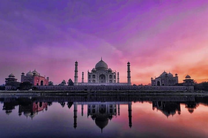One-Day Taj Mahal Tour by Gatimaan Express — Fast Train Day Trip from Delhi to Agra