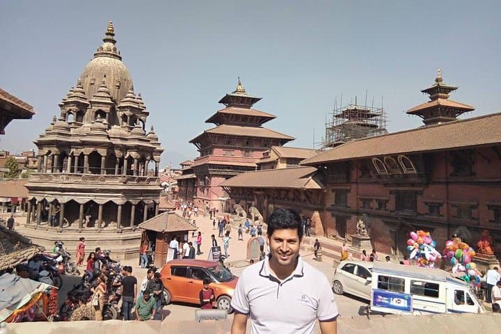 One-Day Kathmandu City Tour: Swayambhunath, Boudhanath, Pashupatinath & Durbar Square