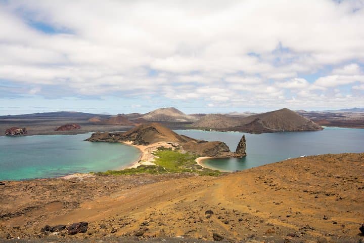 Bartolome Island Day Trip: Hike Pinnacle Rock and Snorkel Sullivan Bay from Puerto Ayora