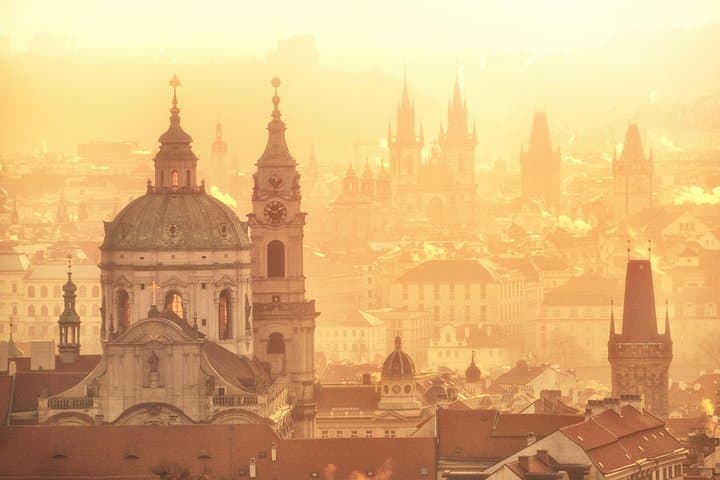 Prague Photo Tours: Capture Charles Bridge, Mala Strana & Old Town in 3.5 Hours