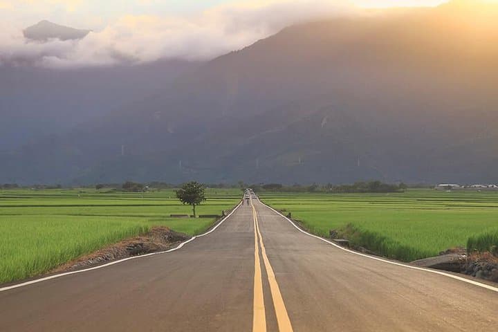 Around Taiwan in 8 Days: Private Premium Cultural and Scenic Tour photo 2