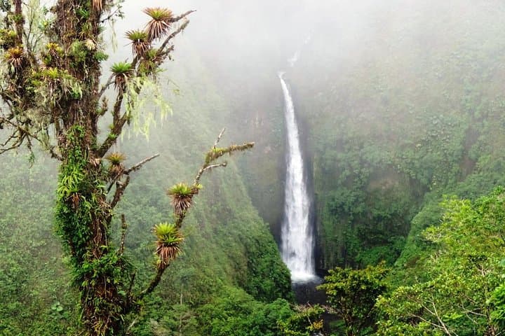 Arenal Volcano Full-Day Combo: Zipline, Waterfalls & Thermal Springs photo 3