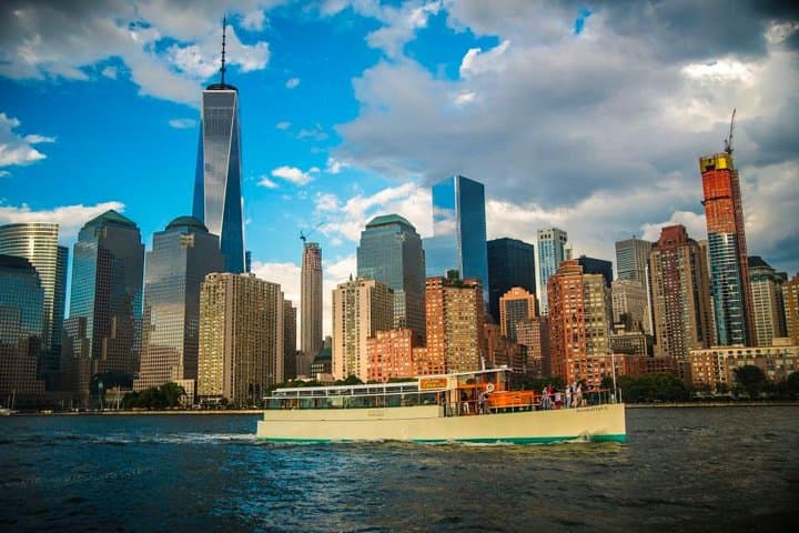 Hudson River Champagne & Cheese Sightseeing Cruise — Chelsea Piers to New York Harbor photo 6