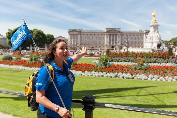Inside Buckingham Palace: Guided State Apartments Tour & Royal London Walk photo 2