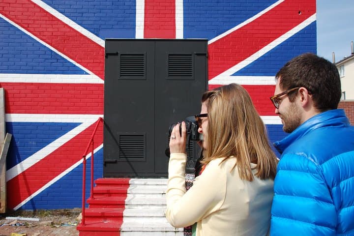 Belfast Black Cab Tour: Political Murals, Peace Wall & The Troubles photo 3