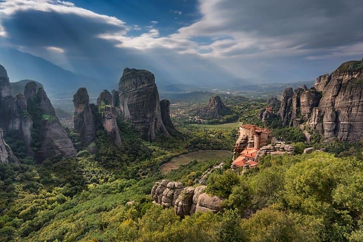 Delphi and Meteora 3-Day Private Tour from Athens