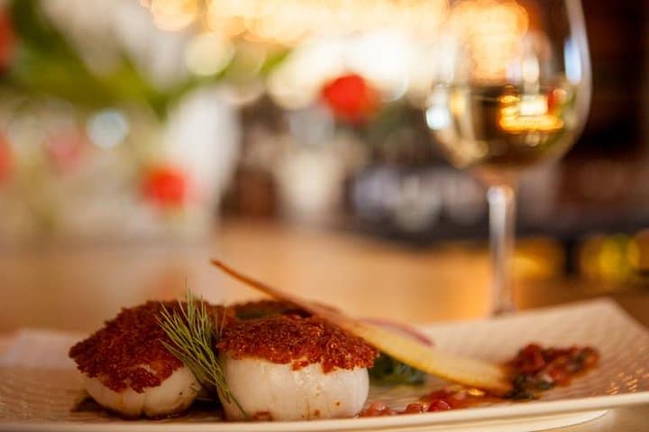 Healdsburg Small-Group Food and Wine Walking Tour — Culinary Stroll Through Sonoma
