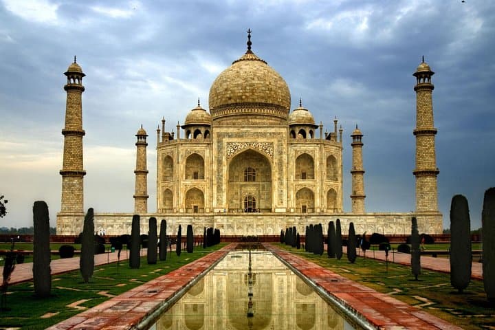 Taj Mahal, Agra Fort & Fatehpur Sikri: Full-Day Train Trip from Delhi
