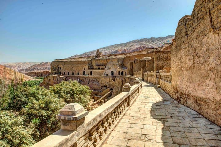7-Day Xinjiang Tour: Kashgar, Karakul, Turpan & Heavenly Lake photo 1