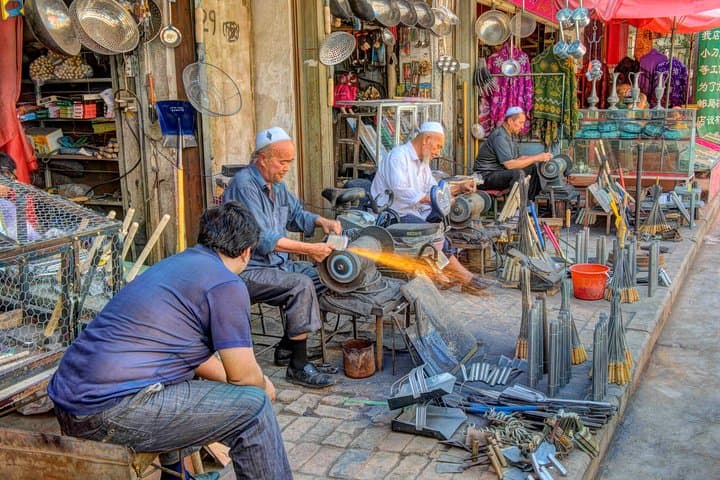7-Day Xinjiang Tour: Kashgar, Karakul, Turpan & Heavenly Lake photo 2