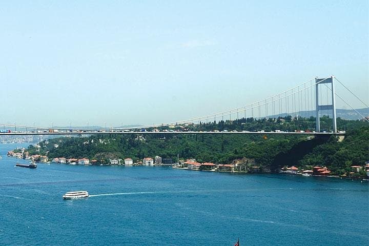 Bosphorus Bus and Boat: 5-Hour Istanbul Guided Cruise and City Tour