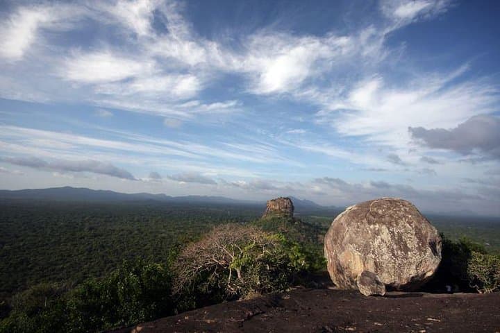 Pidurangala Rock Day Trip from Colombo: Hike, History & Dambulla Lunch photo 3