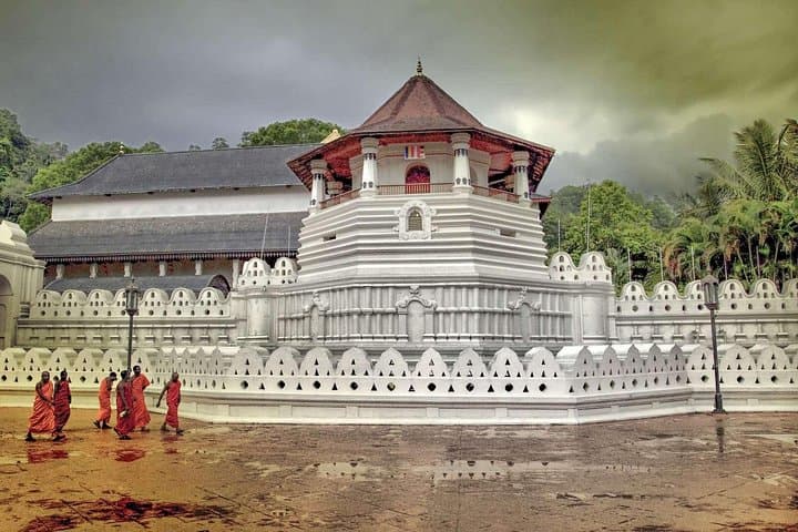 4-Night Sri Lanka Experience: Kandy, Nuwara Eliya & Bentota Coastal Escape photo 3