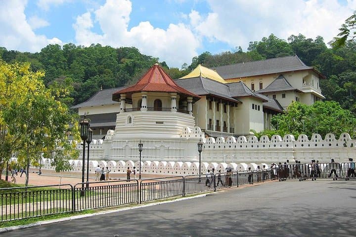 2-Day Kandy & Nuwara Eliya Tour — Temple, Tea Plantations & Ramboda Falls photo 4