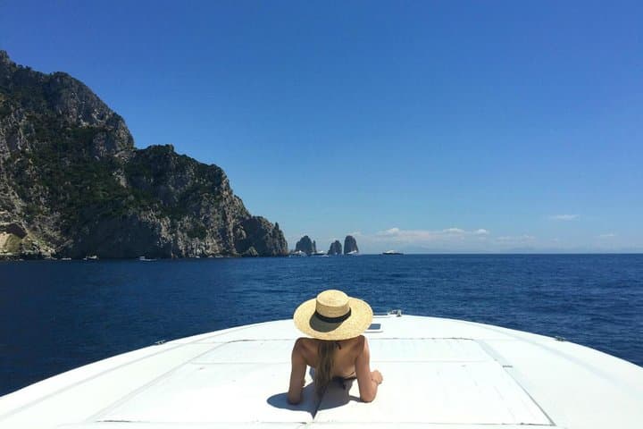 Cruising Capri to Positano: Private Amalfi Coast Boat Excursion