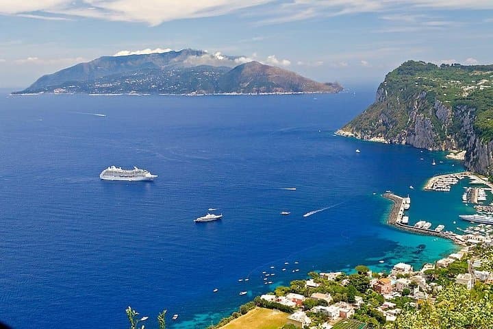 Naples to Capri Private Boat Excursion: Blue Grotto & Faraglioni Day Cruise photo 3