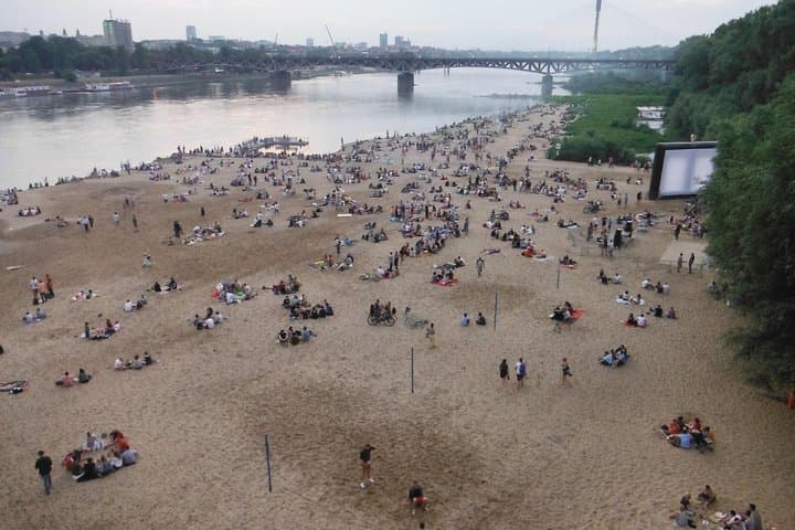 4-Hour Warsaw Bike Tour: Royal Route, Old Town & Vistula Views photo 2