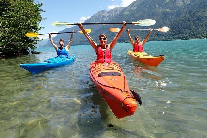 Paddle the Turquoise: Guided Kayak Tour on Lake Brienz from Bönigen