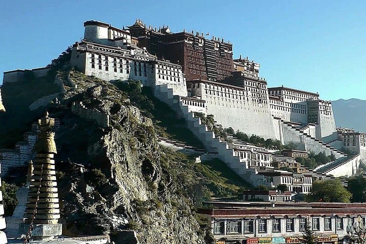 From Lhasa to Everest Base Camp: 8-Day Cultural and High-Altitude Trek