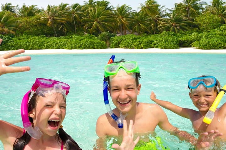 Private Barbados Catamaran Snorkel Cruise to Holetown’s Turtles and Wrecks