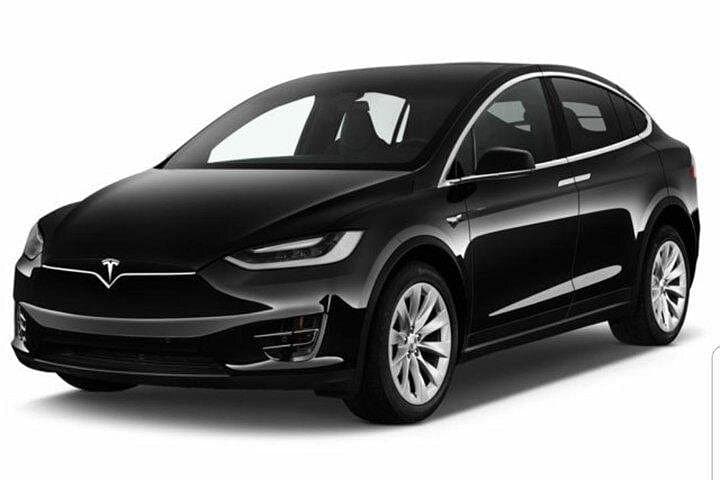 San Francisco Airport Private Tesla Transfer: SFO to City in a Model X photo 2