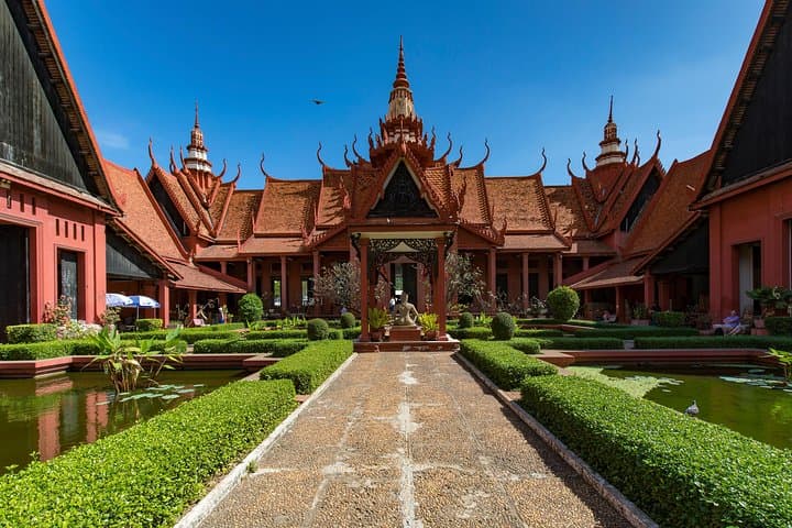 6-Day Phnom Penh to Angkor: Temples, Tonle Sap & Cambodian Countryside photo 4