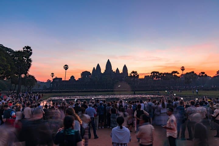 6-Day Phnom Penh to Angkor: Temples, Tonle Sap & Cambodian Countryside photo 5