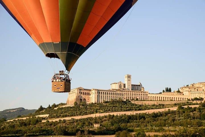 Sunrise Balloon Flights Over Assisi — Hot Air Rides Above Umbria's Vineyards photo 1