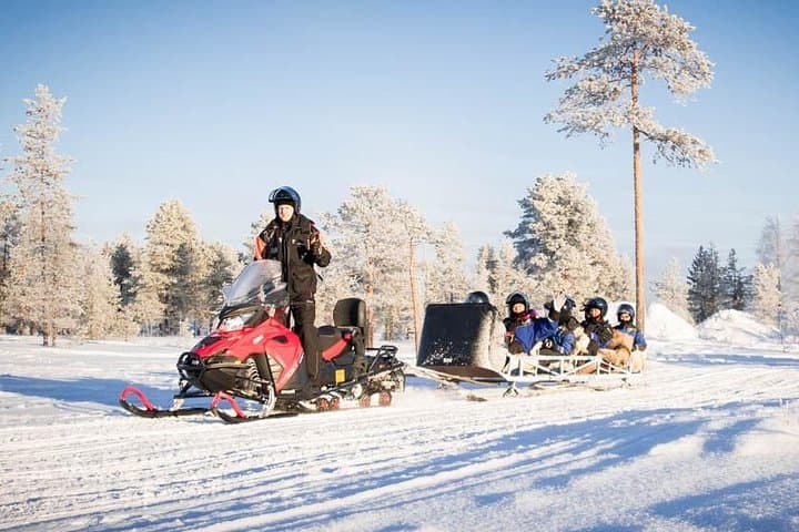 Sleigh Ride Around the Arctic Circle — Snowmobile Tour from Rovaniemi
